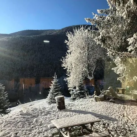 Xalet-refugi U.e.c. Hostel La Molina (Girona)